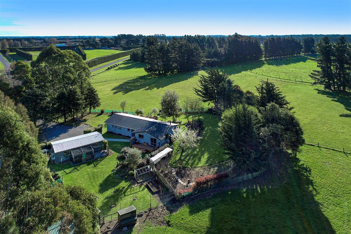 236 Larcombs Road, Christchurch - Carousel 2