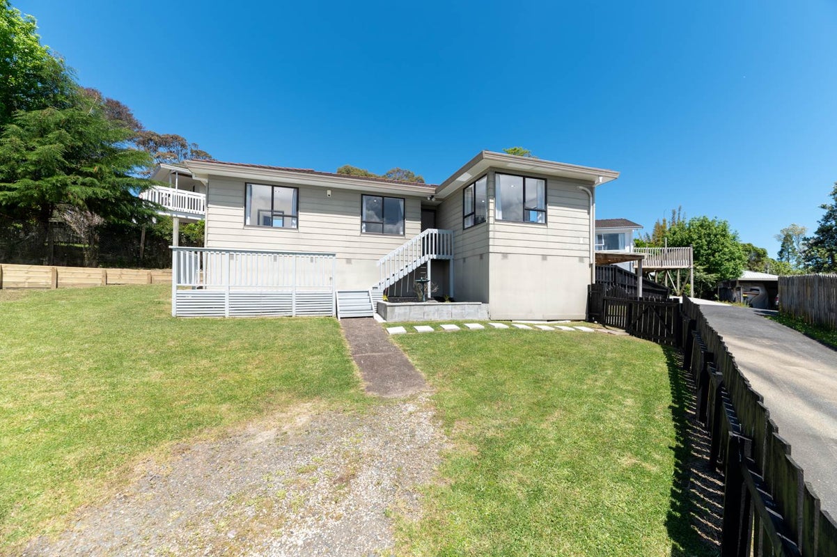 29 Danube Lane, Glen Eden, Auckland - Carousel 2