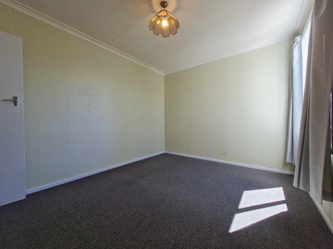 13 Nile Street, Saint Clair, Dunedin - Carousel 11