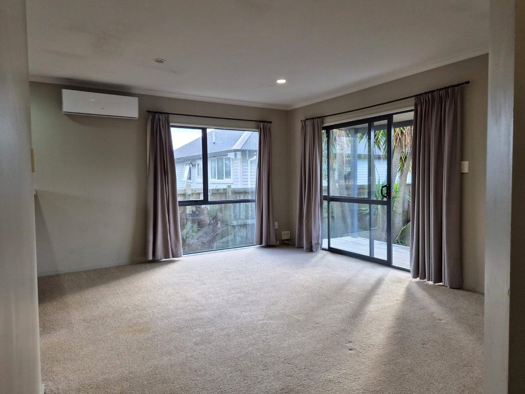 12 Yeats Crescent, Fairfield, Hamilton - Carousel 2
