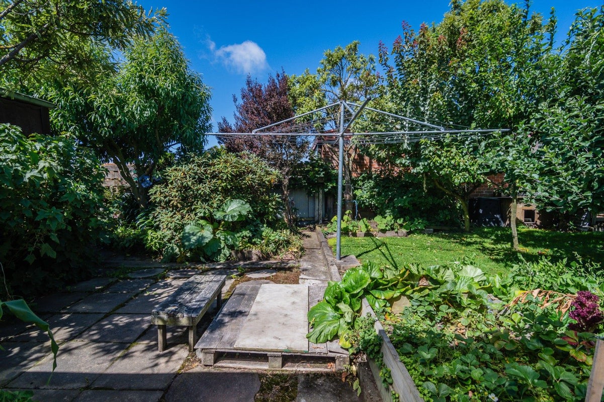 28 Ewen Road, Temuka - Carousel 16