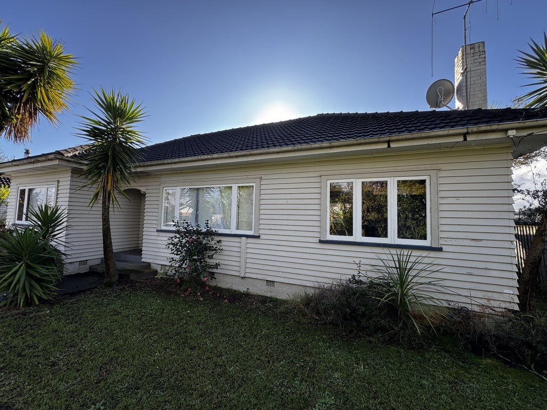 15 Marshall Street, Fairfield, Hamilton - Carousel 2