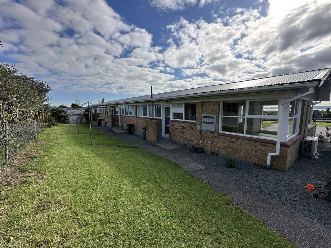 84A Royal View Road, Te Atatu South, Auckland - Carousel 14