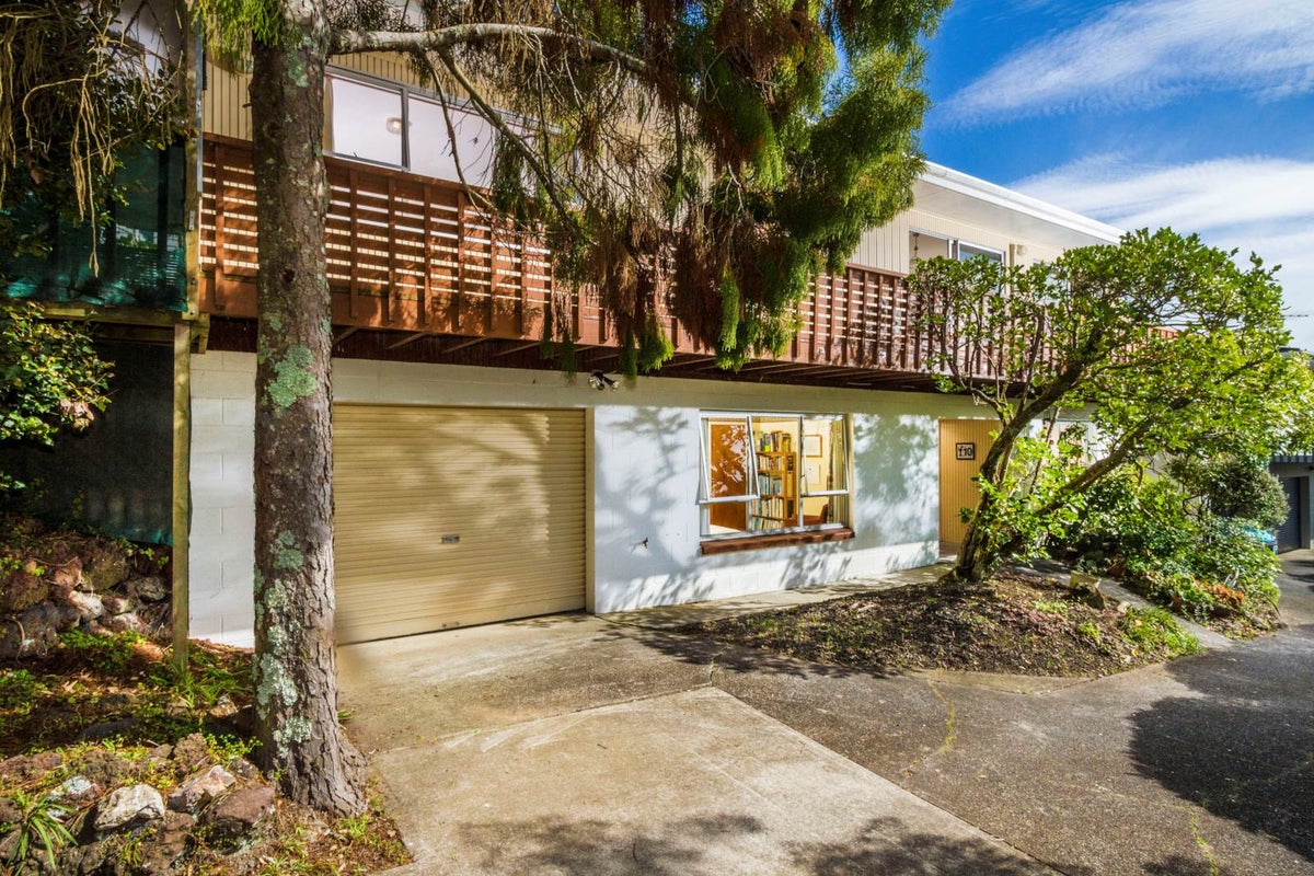 1/10 Garadice Road, Rothesay Bay, Auckland - Carousel 1