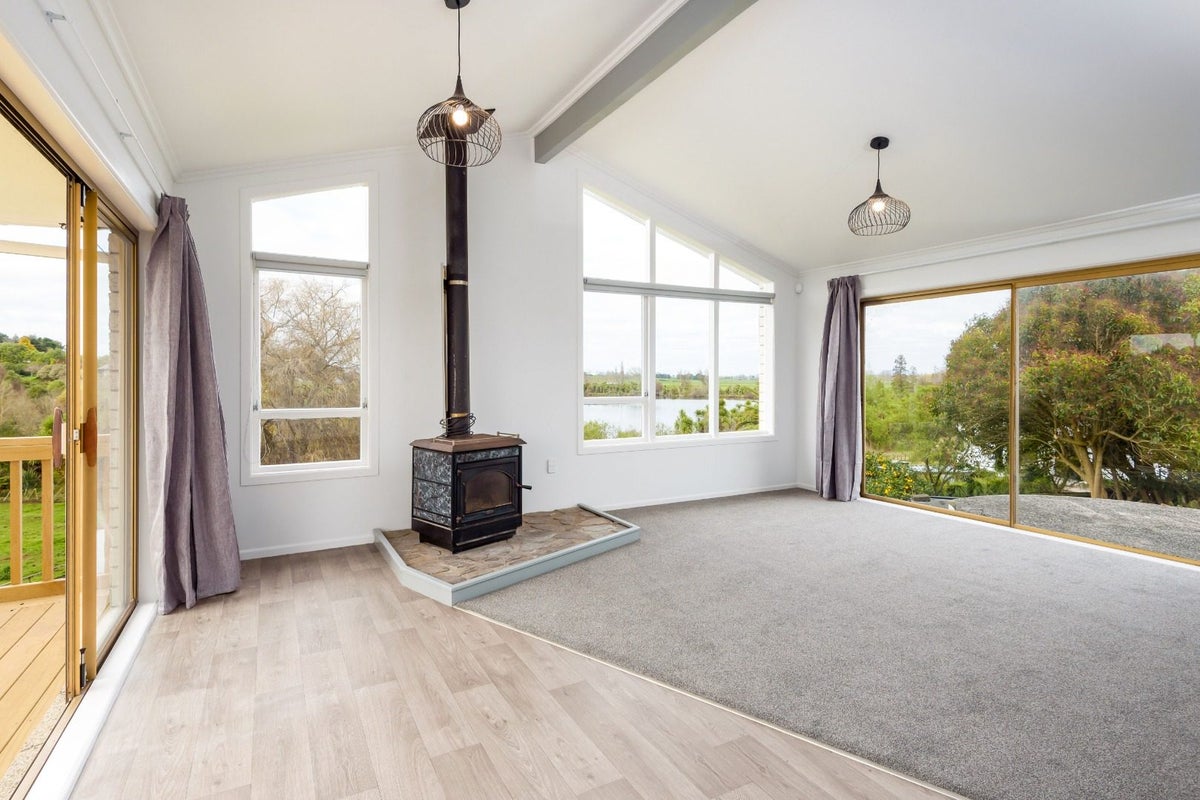 31 Rukuhia Road, Rukuhia, Hamilton - Carousel 1