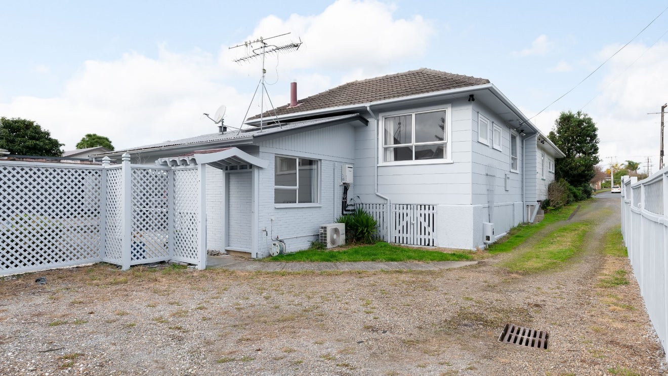 365 Cobham Drive, Hillcrest, Hamilton - Carousel 1