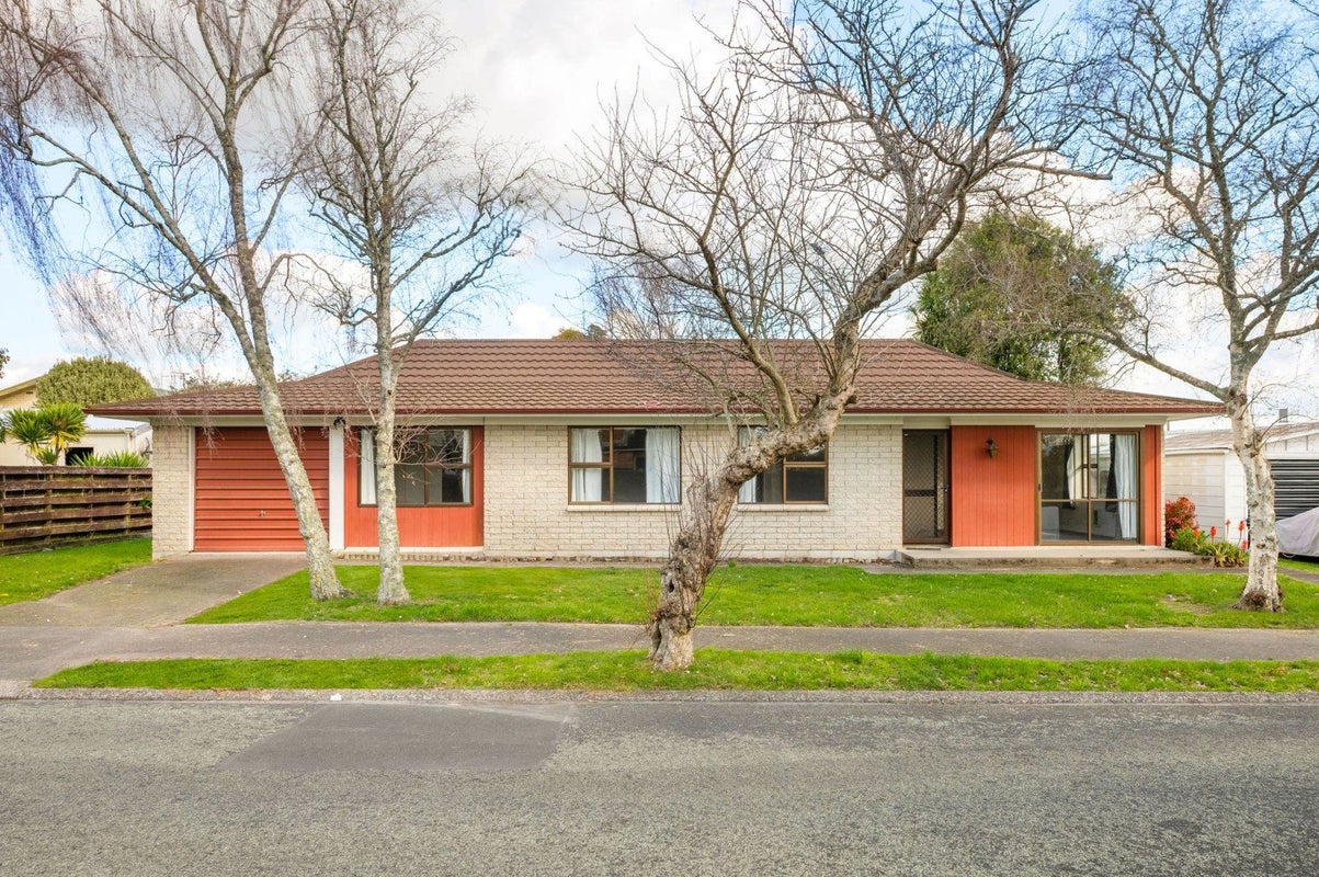 1 Partington Place, Beerescourt, Hamilton - Carousel 1