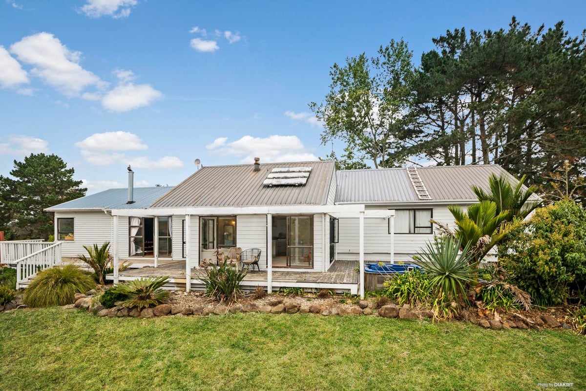 1069 Churchill Road, Pukekawa, Tuakau - Carousel 1