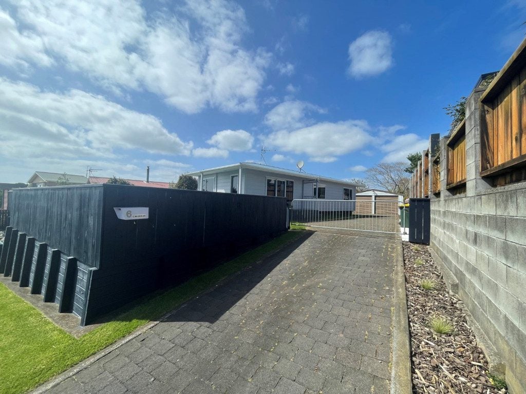6 Camellia Avenue, Bell Block, New Plymouth - Carousel 22