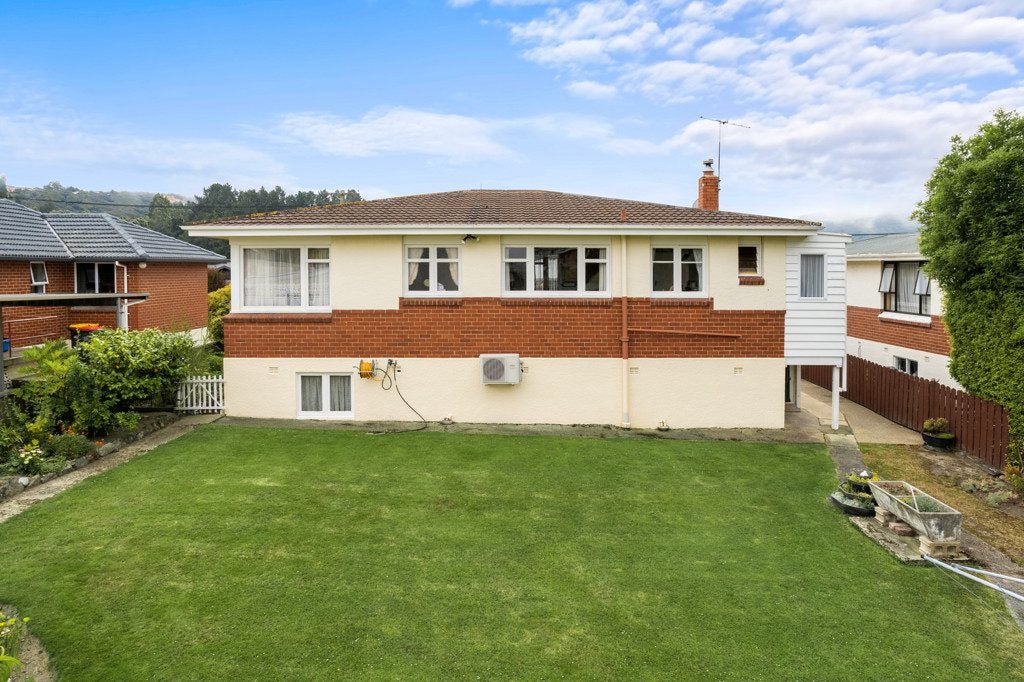 6 Bellona Lane, Fairfield, Dunedin - Carousel 1