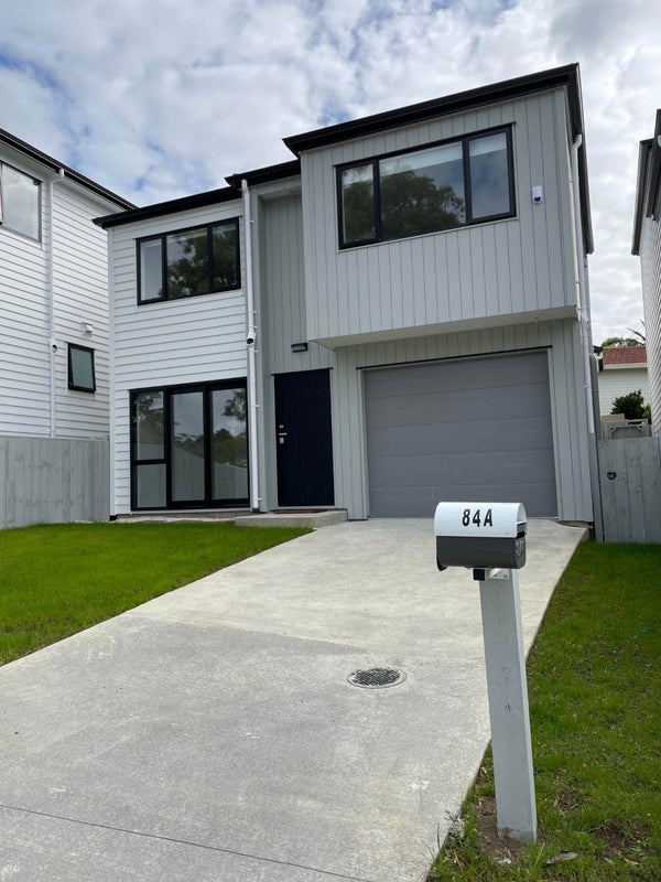 84A West Harbour Drive, West Harbour, Auckland - Carousel 1