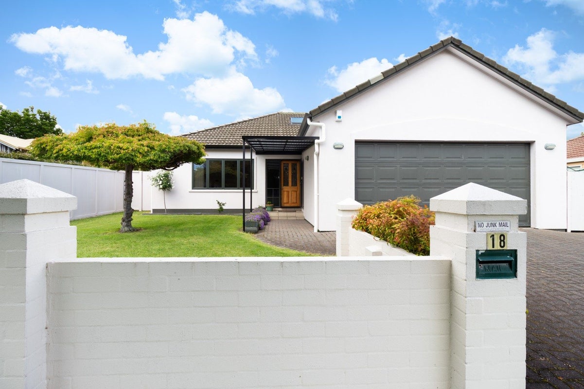 18 Devon Street, Glenholme, Rotorua - Carousel 22