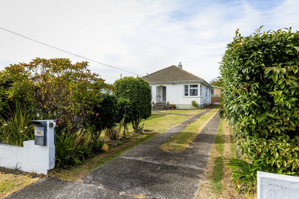 137 Clawton Street, Westown, New Plymouth - Carousel 2