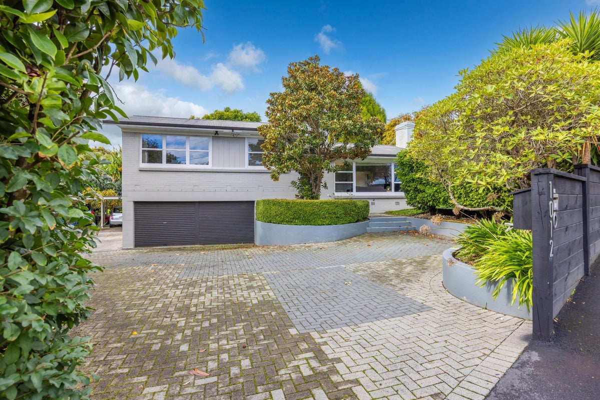 1012 River Road, Queenwood, Hamilton - Carousel 2