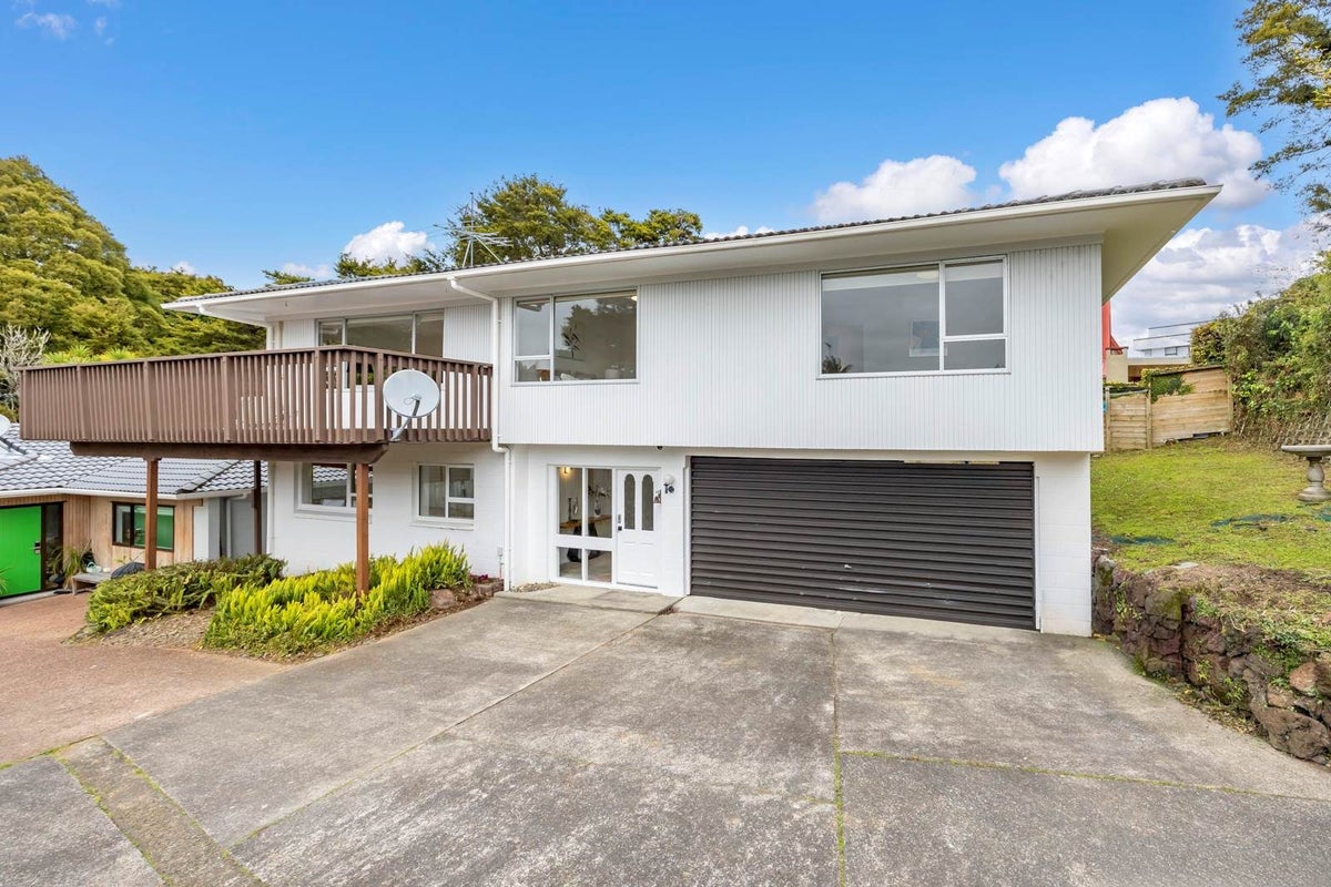 1/15 Nicholson Place, Hillcrest, Auckland - Carousel 2