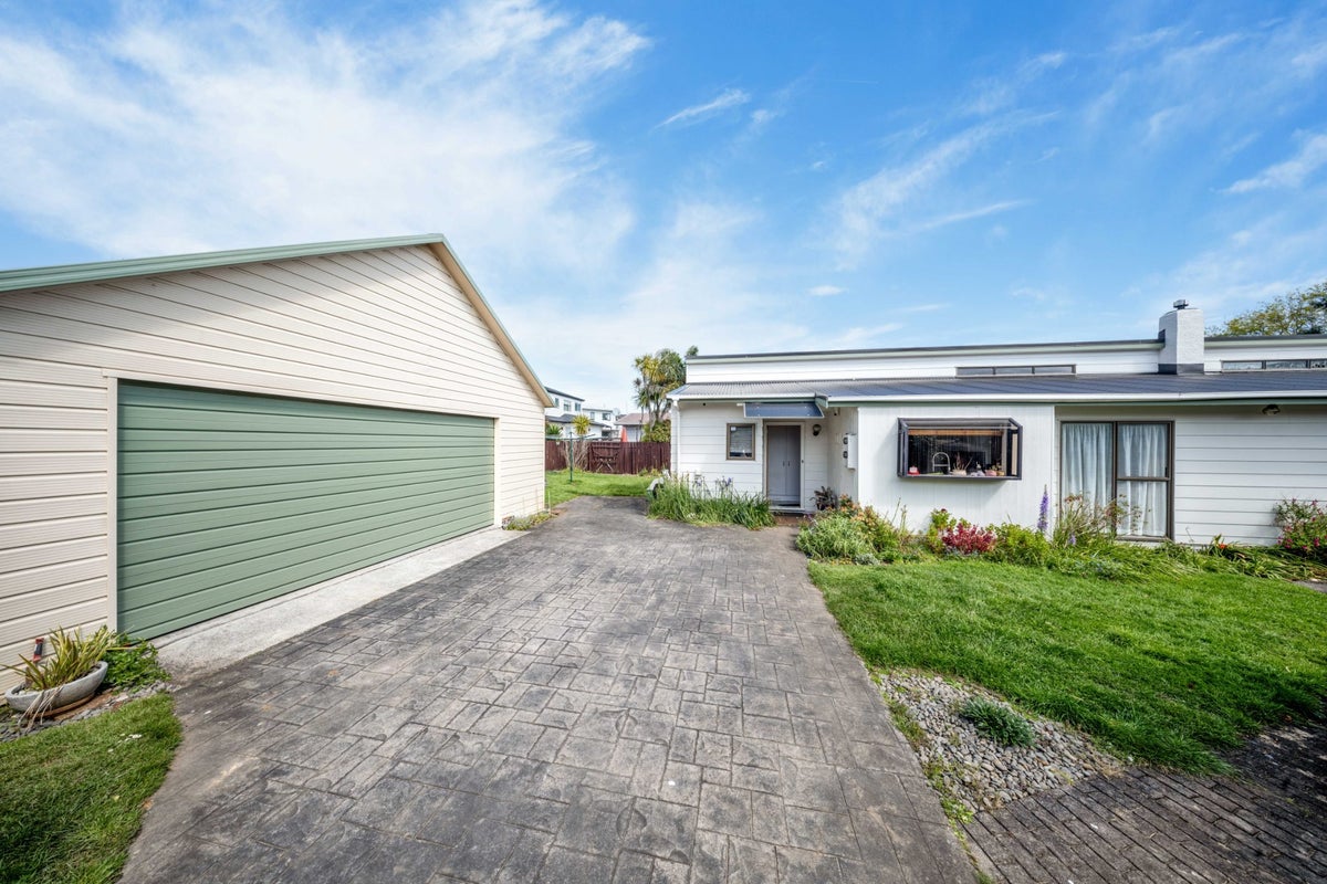 77 Sunderlands Road, Half Moon Bay, Auckland - Carousel 12