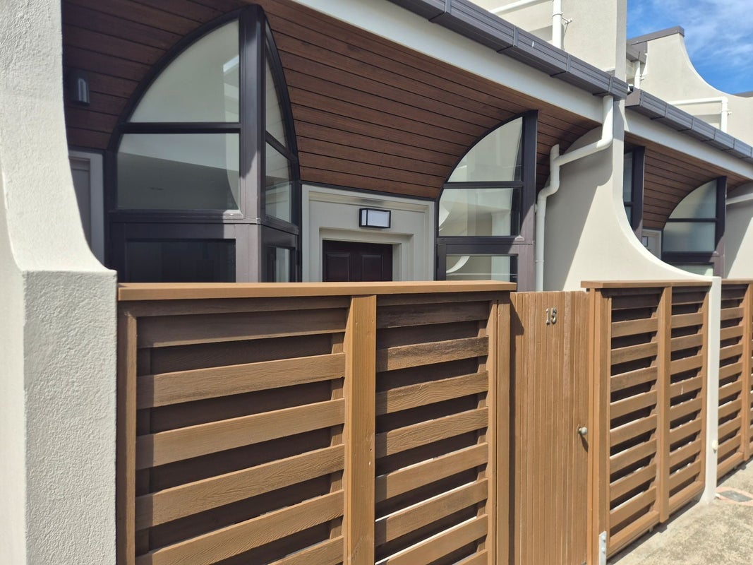 15/9 Ebor Street, Te Aro, Wellington - Carousel 1