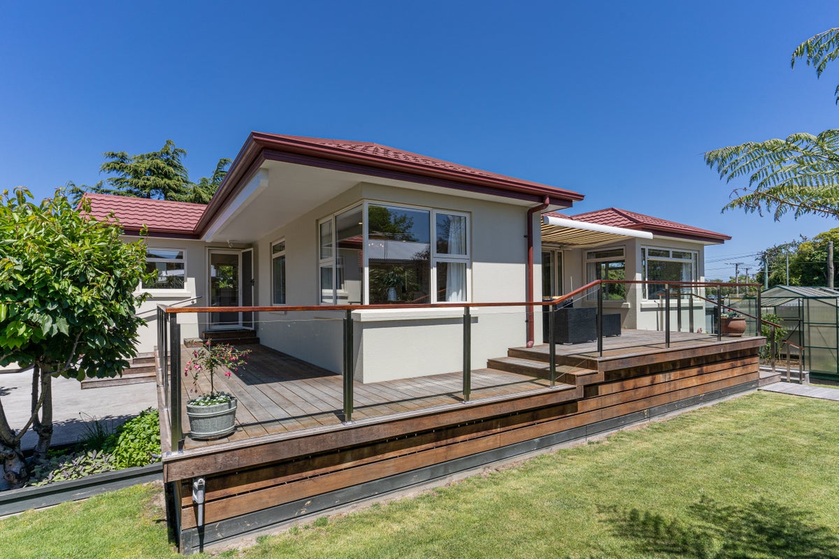24 Palatine Terrace, Huntsbury, Christchurch - Carousel 1