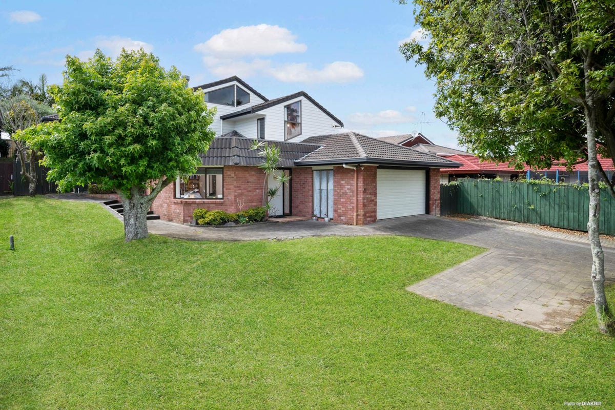 3 Gardenia Grove, Half Moon Bay, Auckland - Carousel 1