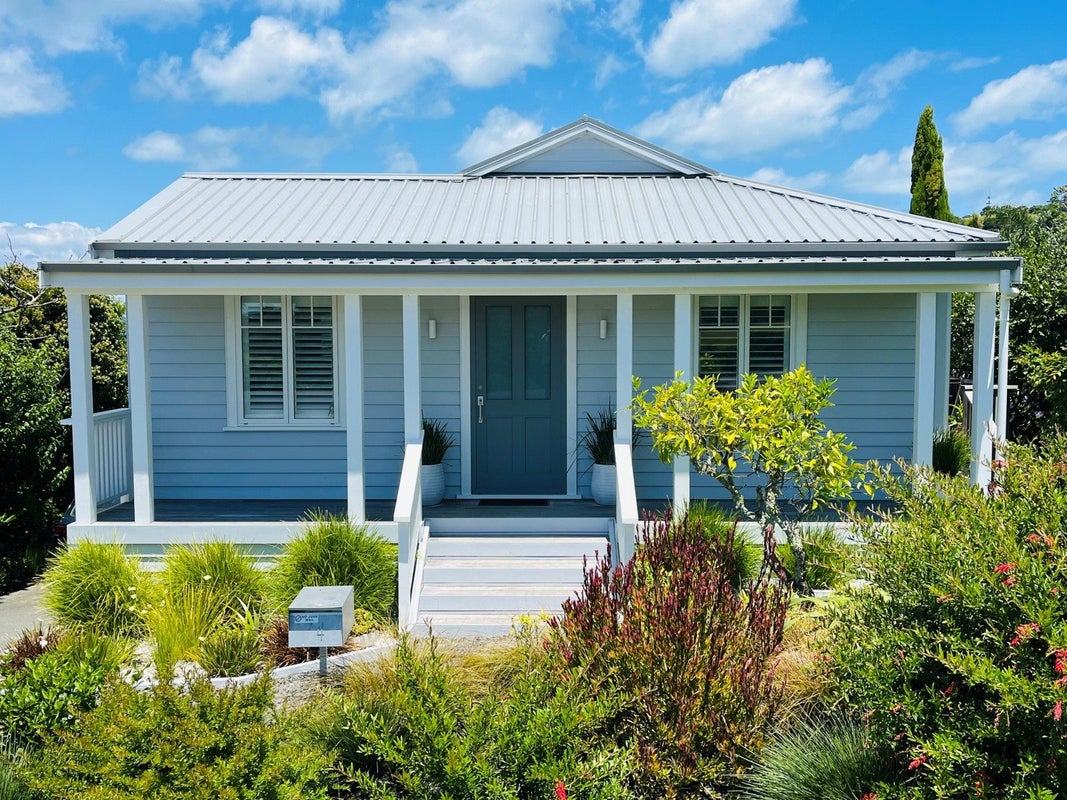 34 Mako Street, Oneroa, Waiheke Island - Carousel 2