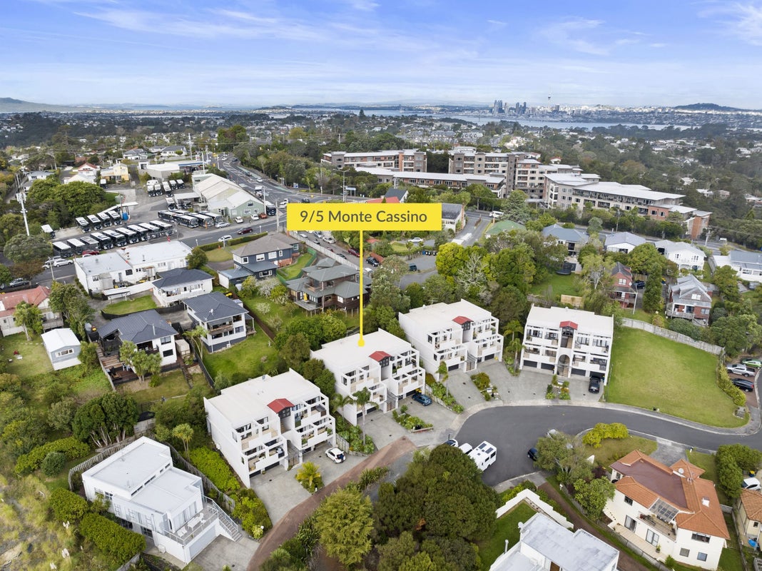 9/5 Monte Cassino Place, Birkdale, Auckland - Carousel 9