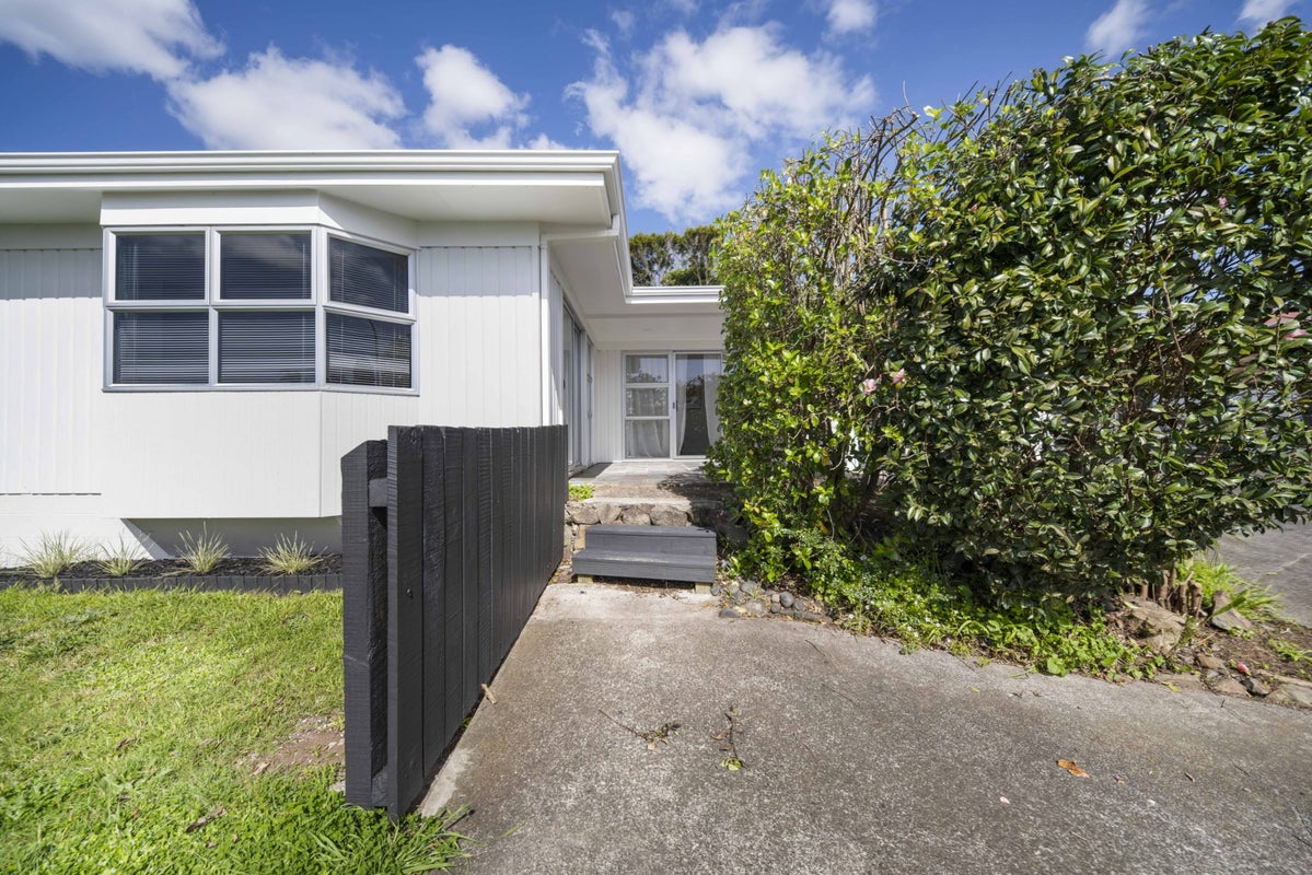 23B Mack Place, Red Hill, Papakura - Carousel 1