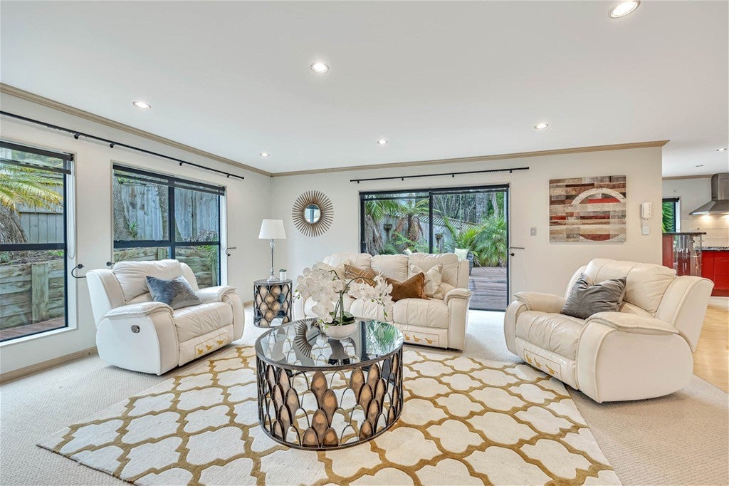 3 Fernbank Lane, Greenhithe, Auckland - Carousel 2