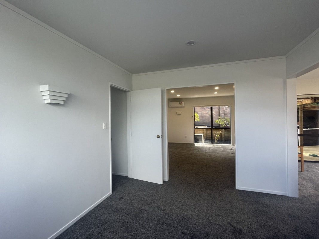 1/52 Patteson Avenue, Mission Bay, Auckland - Carousel 2