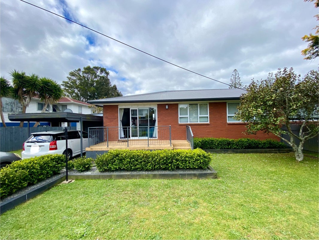 2/56 Royal View Road, Te Atatu South, Auckland - Carousel 14