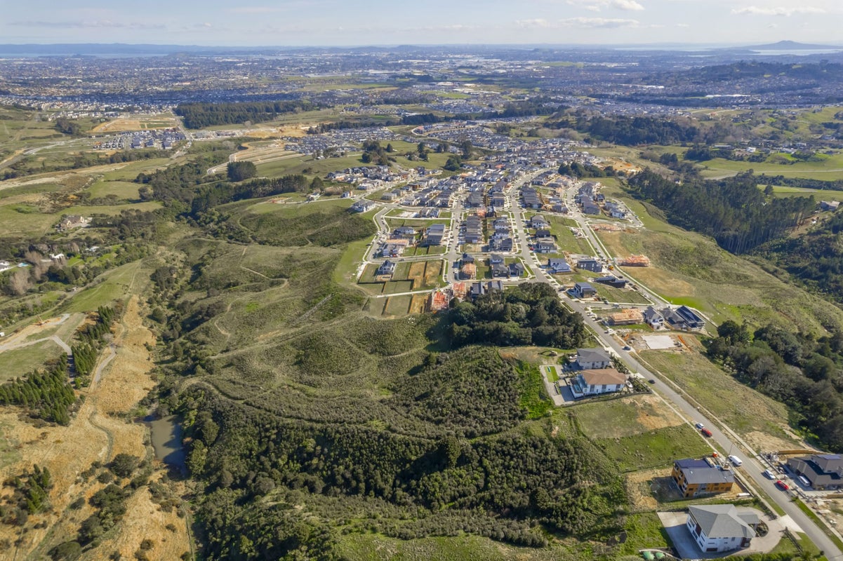 32 Michael Bosher WAY, Flat Bush, Auckland - Carousel 2