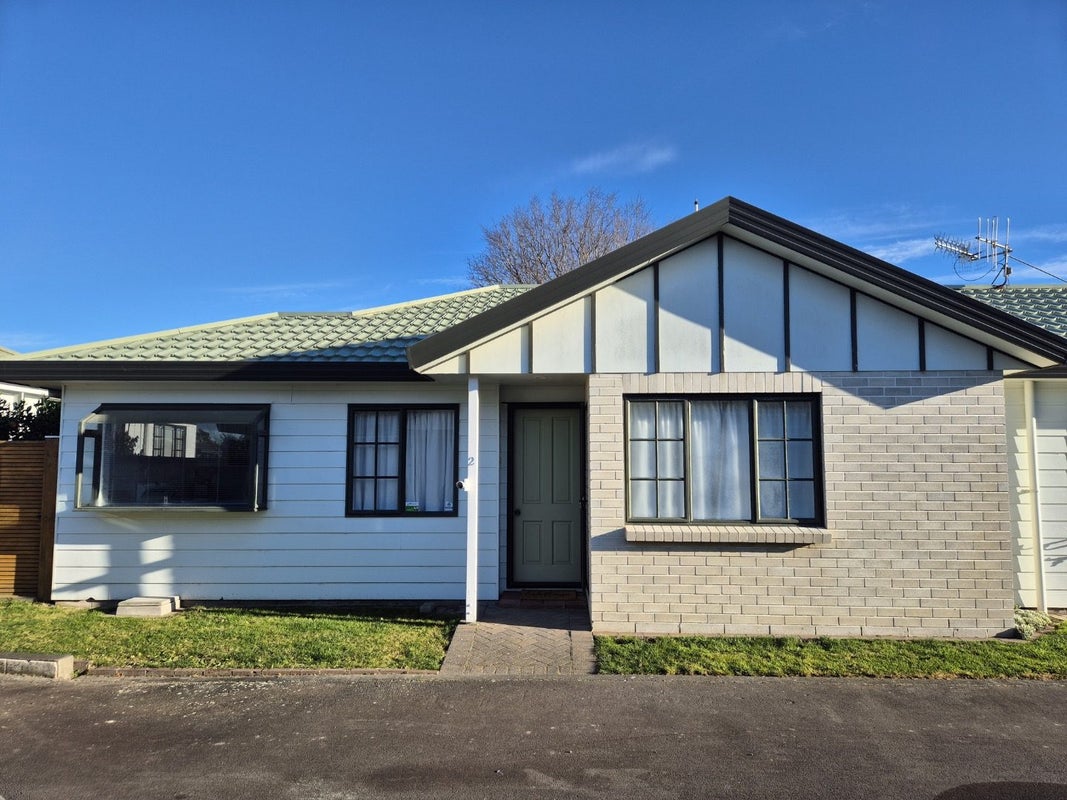 2/2A SPRIGGS CRES, GREENMEADOWS, NAPIER - Carousel 1