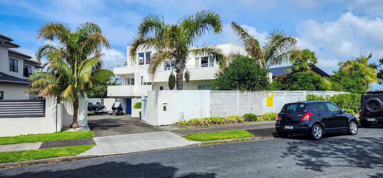 6 Gulf Crest, Bucklands Beach, Auckland - Carousel 2