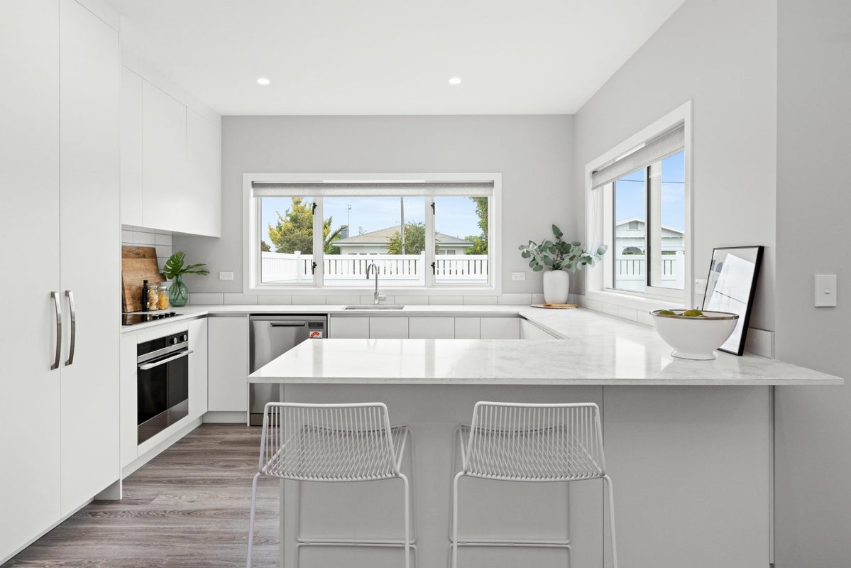 17 Avenue Road, Greenmeadows, Napier - Carousel 1