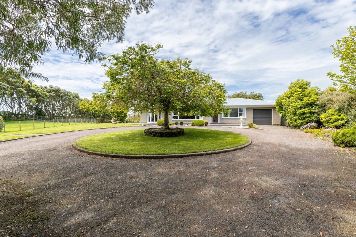 737 Frankley Road, Hurworth, New Plymouth - Carousel 1