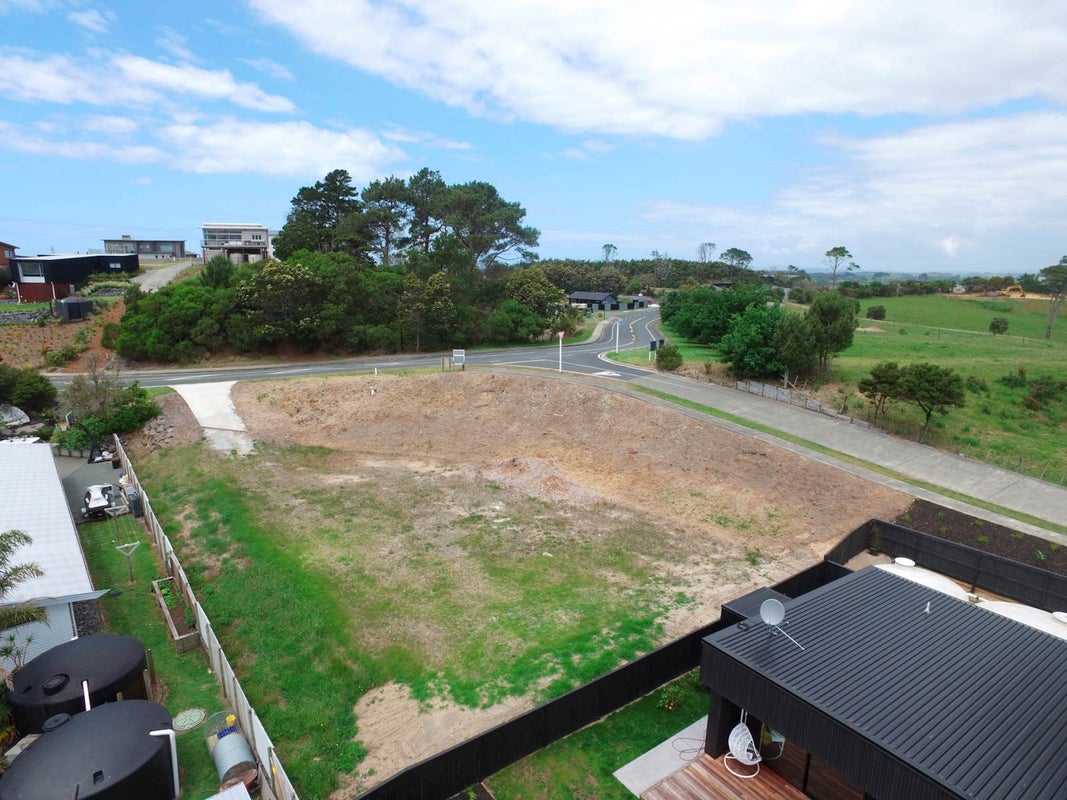 81 Moir Point Road, Mangawhai Heads, Mangawhai - Carousel 1