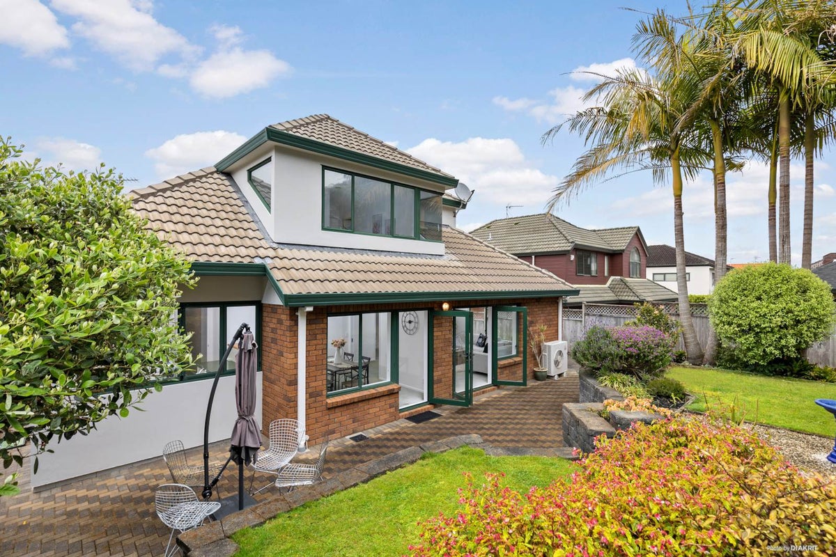2/55 Raurenga Avenue, Royal Oak, Auckland - Carousel 1
