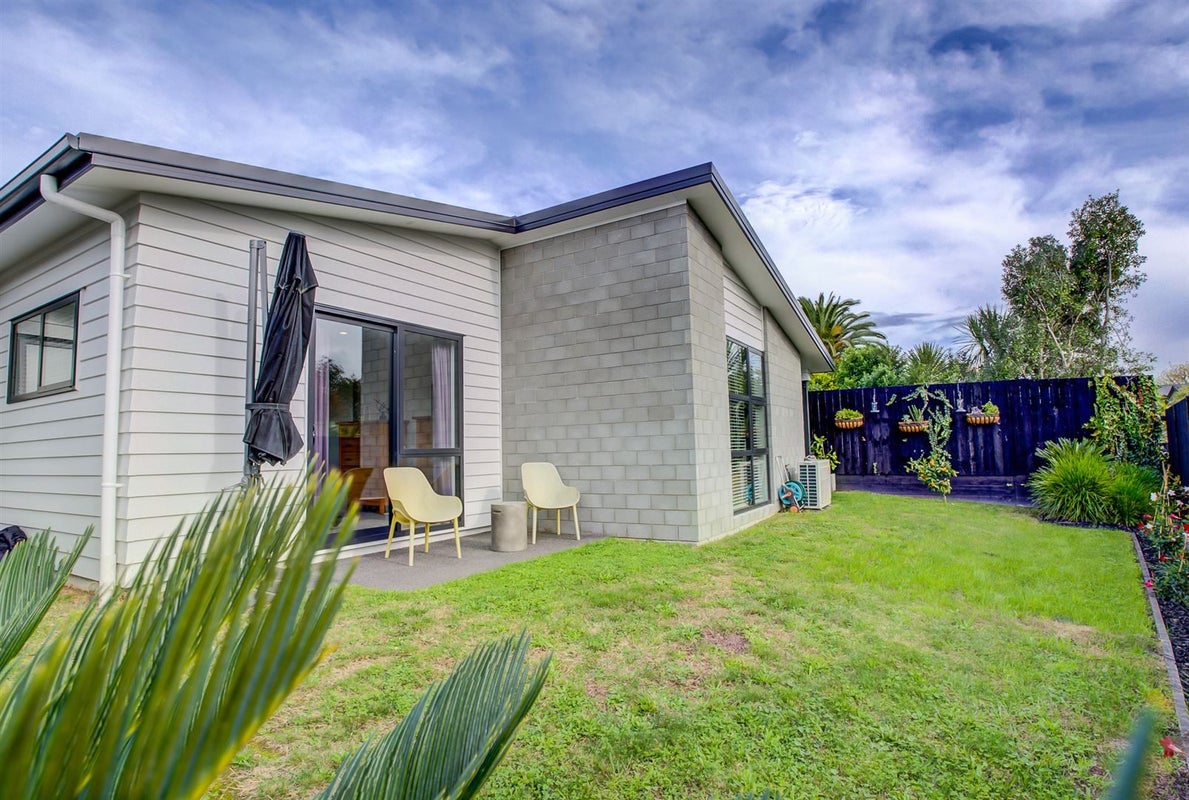 1/6 Landell Place, Harrowfield, Hamilton - Carousel 17