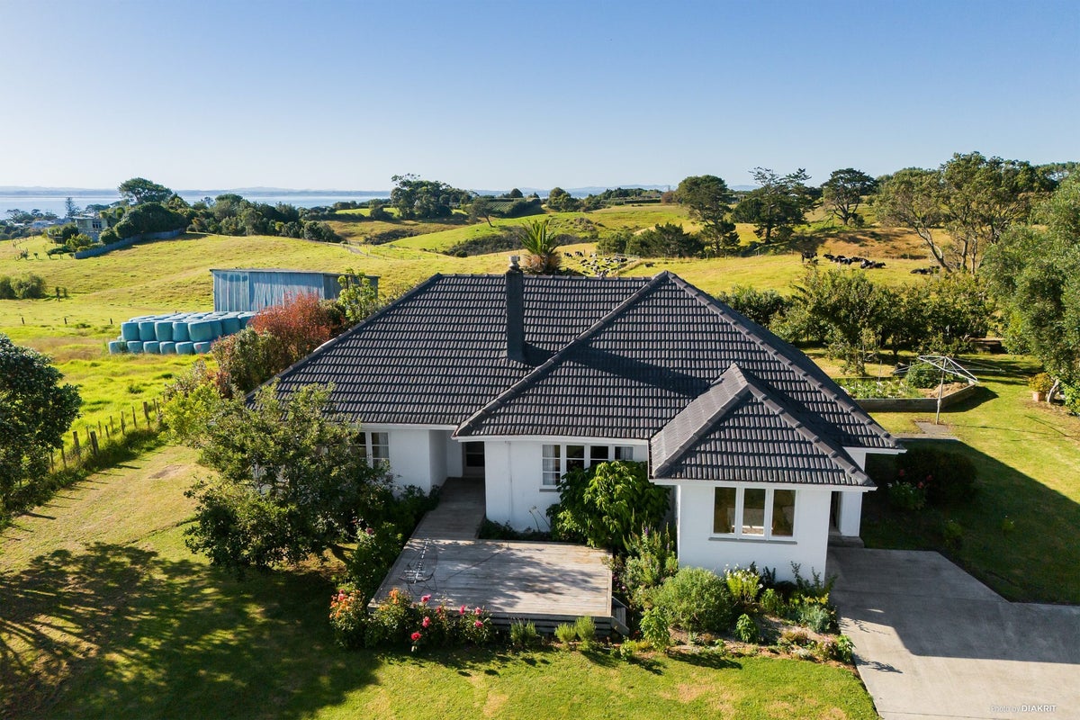 54 Hudson Road, Waiuku - Carousel 2