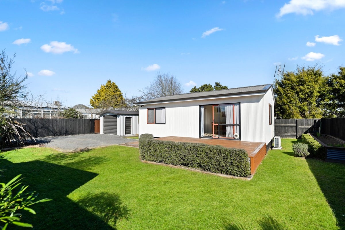 21A Rhode Street, Frankton, Hamilton - Carousel 2