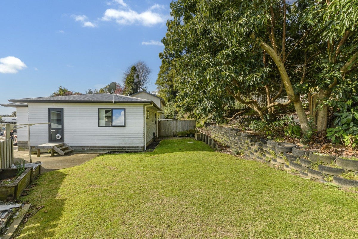 79 Watling Street, Gate Pa, Tauranga - Carousel 1