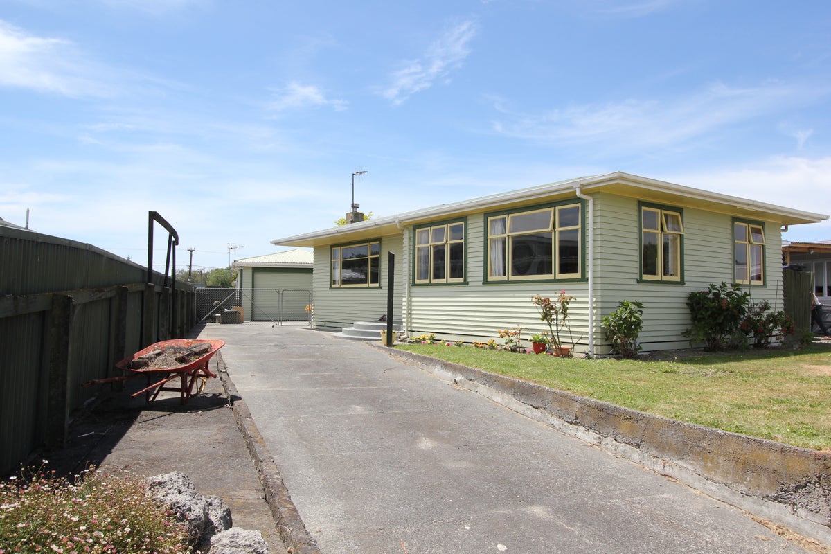 38 Shackleton Street, Maraenui, Napier - Carousel 1