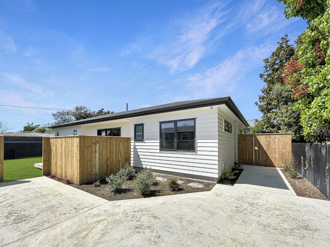 12A Norwich Place, Awapuni, Palmerston North - Carousel 11