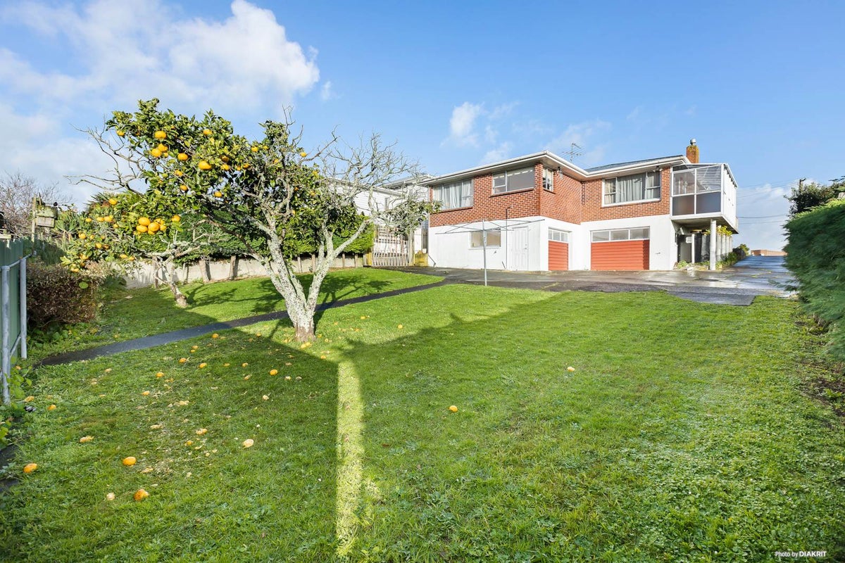 4 Young Road, Mount Wellington, Auckland - Carousel 2