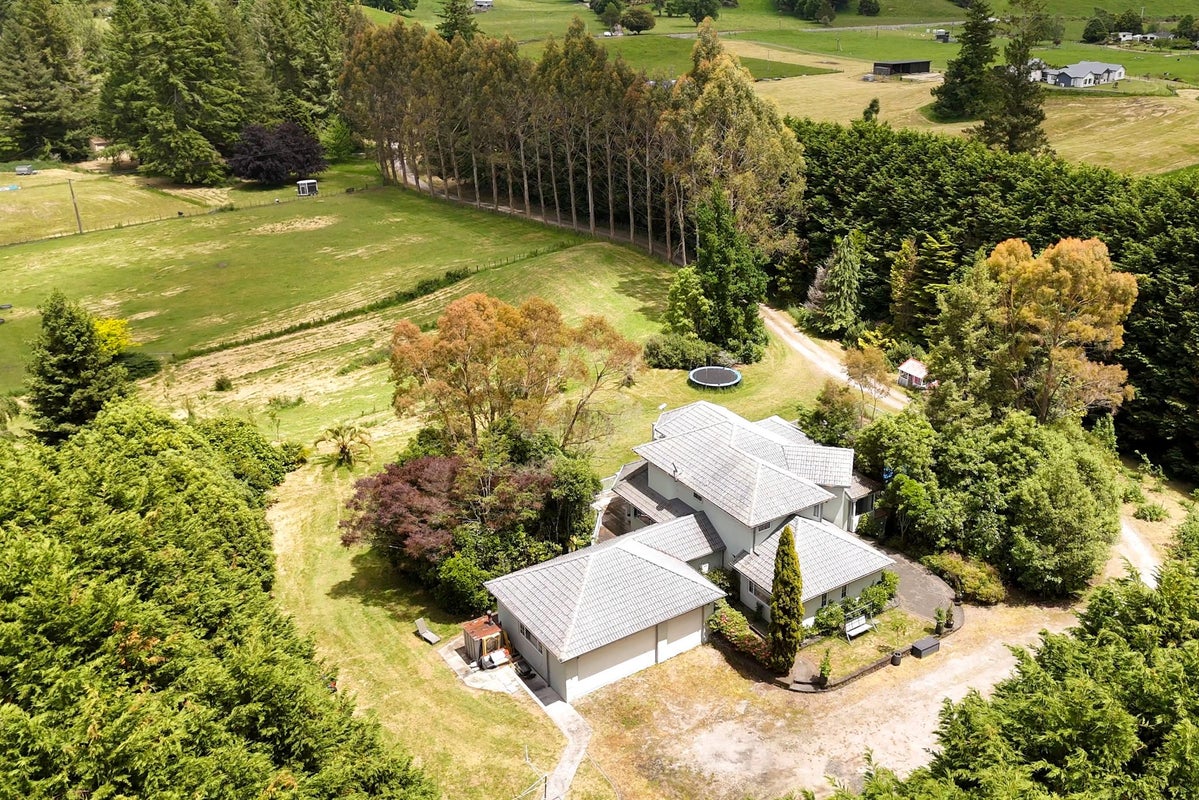 66 Forest Road, Oruanui, Taupo - Carousel 2