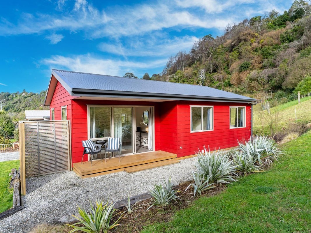 2 Clarewood Avenue, Glenleith, Dunedin - Carousel 2