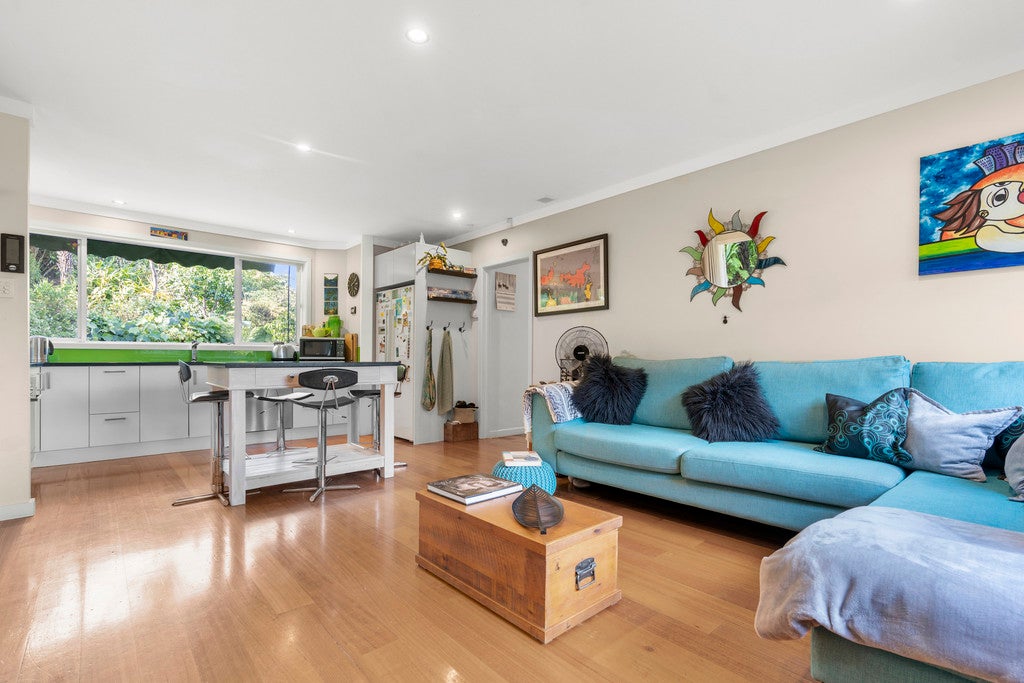 11 Kennedy Road, Surfdale, Waiheke Island - Carousel 1