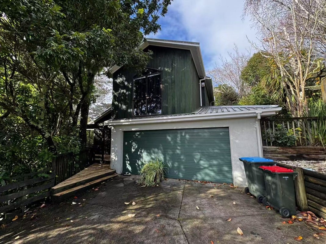 9 Royal Viking Way, Lynfield, Auckland - Carousel 2