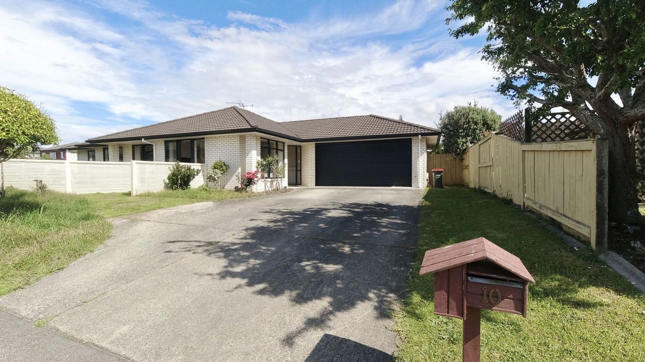 10 Parkside Drive, Huntington, Hamilton - Carousel 1