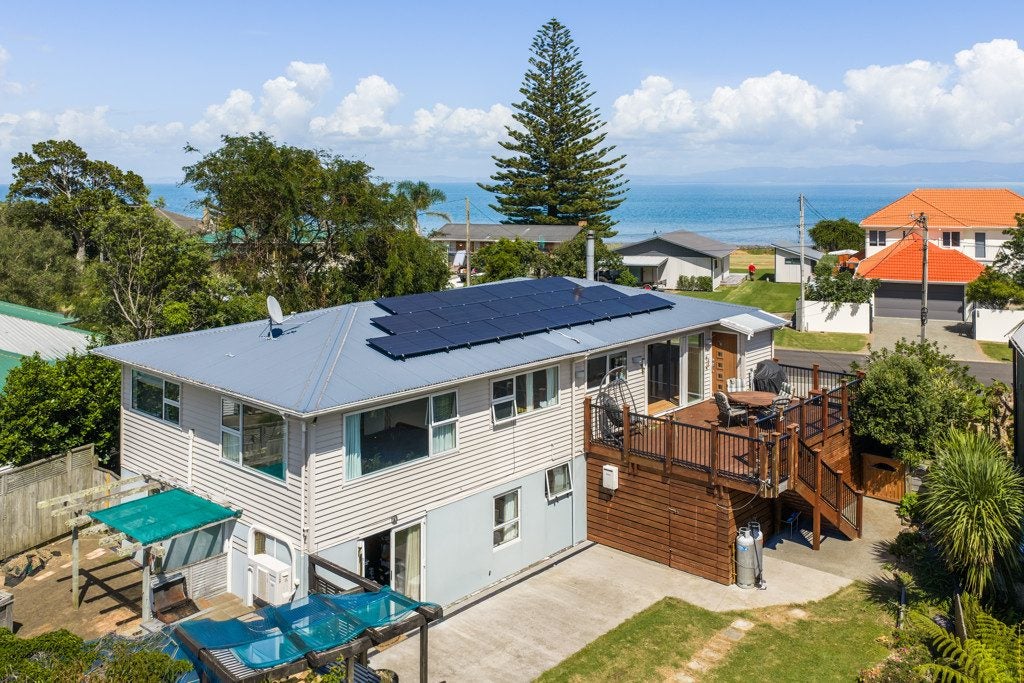 22 Seaview Avenue, Te Puru, Thames - Carousel 2