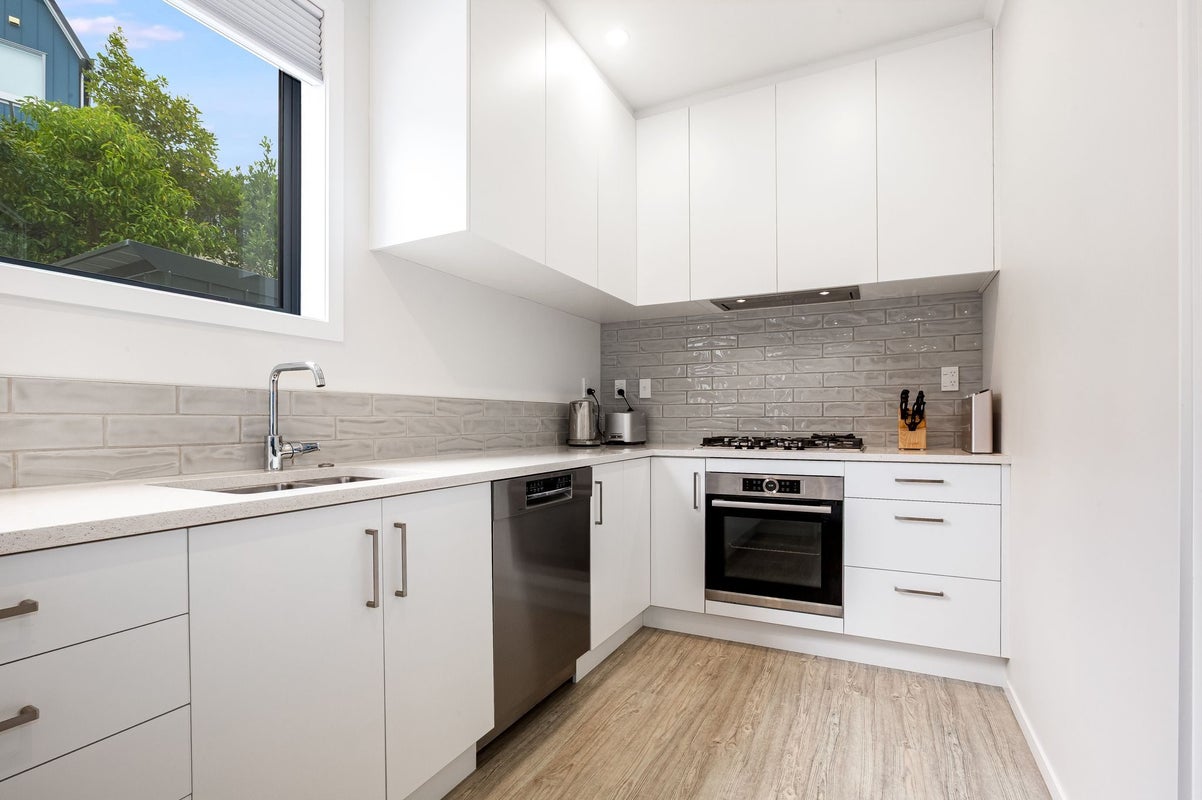 21 Koreke Close, Kenepuru, Porirua - Carousel 2
